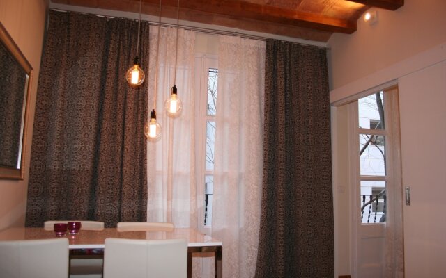 Avenida Apartments Blasco de Garay