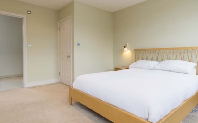 Veeve - 4 bed house, Winston Road, Stoke Newington