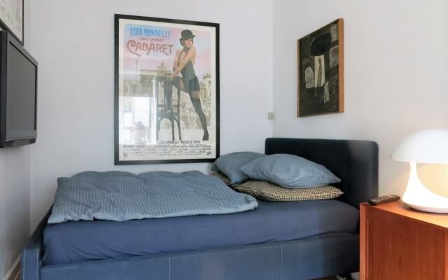 Apartment close to Metro 1392-1