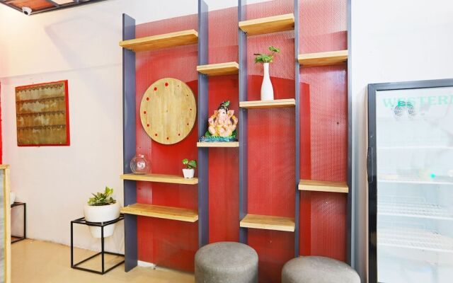 OYO 62899 Avni Residency