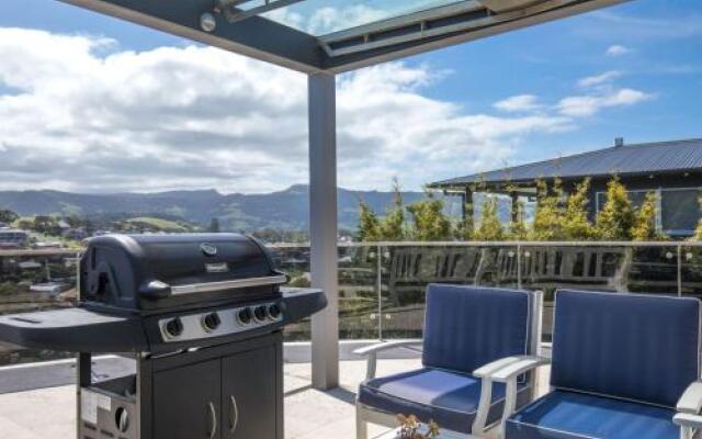 TASMAN DRIVE Gerringong 4pm check out Sundays