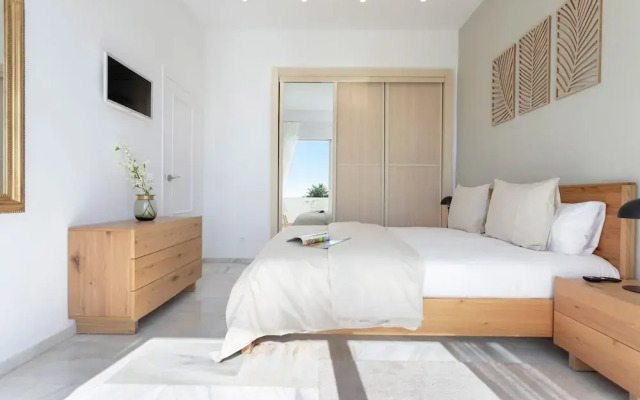 Genteel Home Royal Gardens Marbella