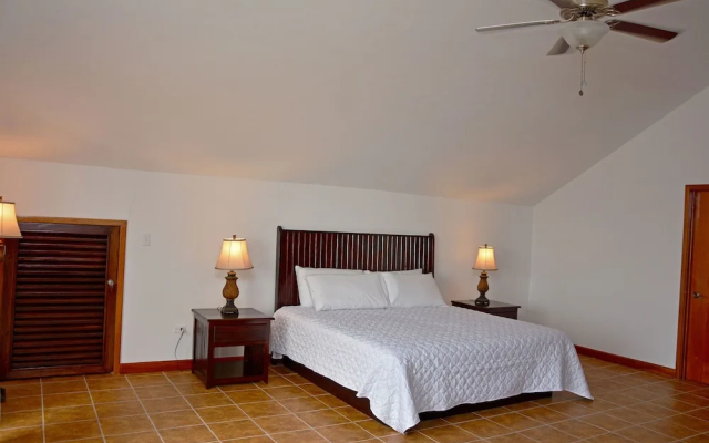 Casas de la Caye Villas