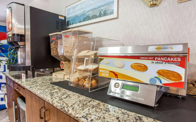 Econo Lodge Seatac Airport North Seattle Hotel