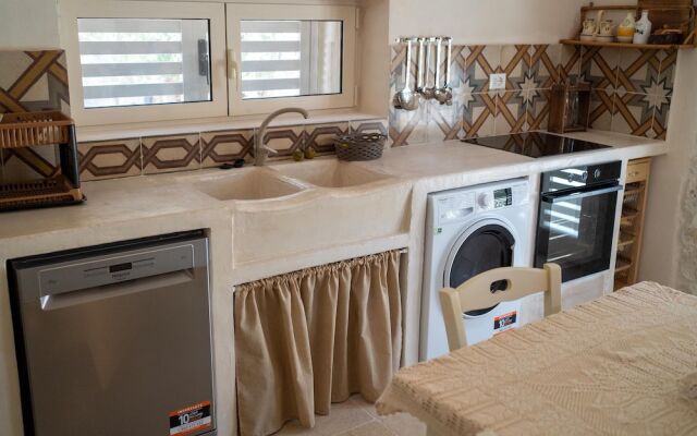 3195 Trullo Starbax by Perle di Puglia