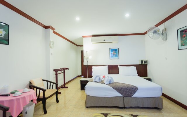 Rabbit Mansion Patong Hotel
