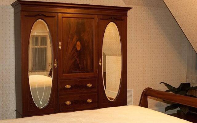 The Albanus Phillips Inn