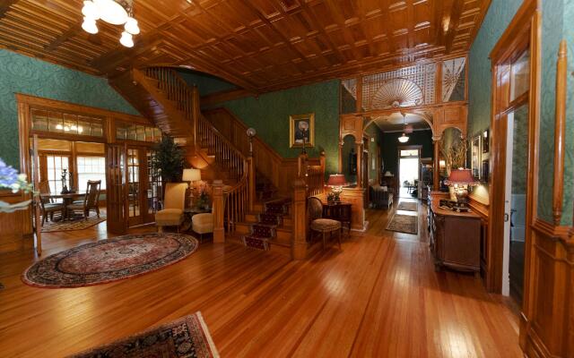 Captain Henderson House