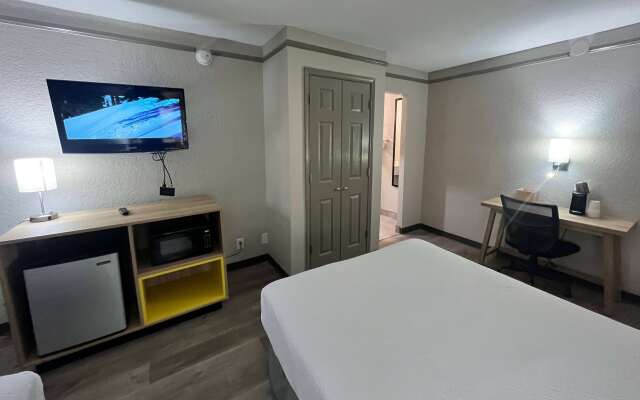 Days Inn by Wyndham Sulphur West