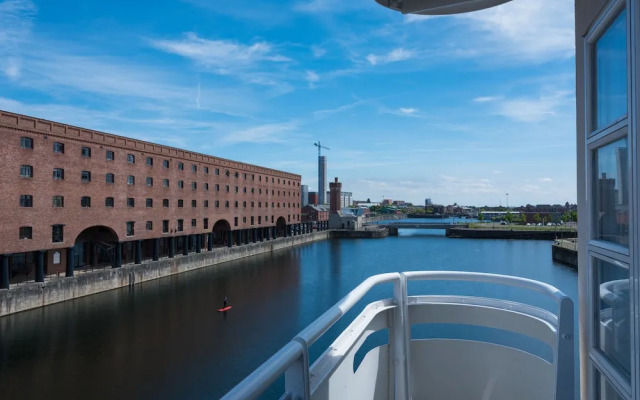 Base Serviced Apartments - The Docks