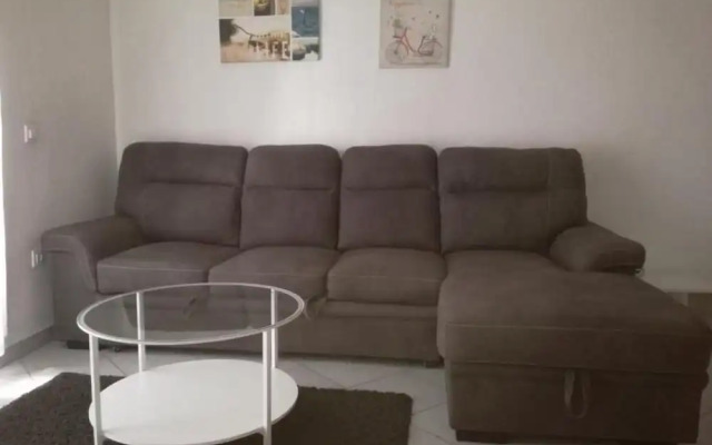 Xena - Comfort and Spacious - A4 Orange