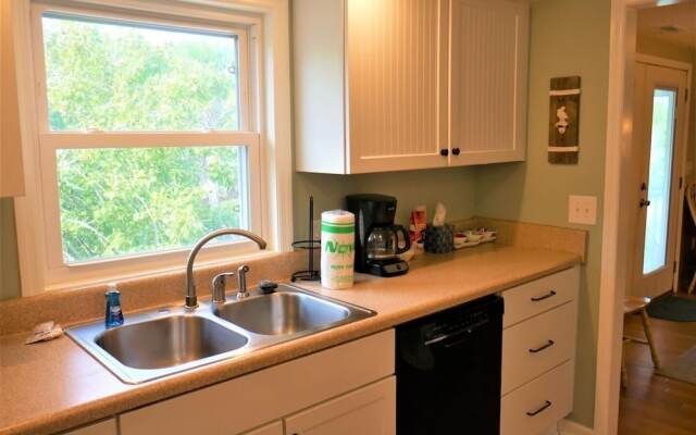 Beach Breezes - 4 Br Home