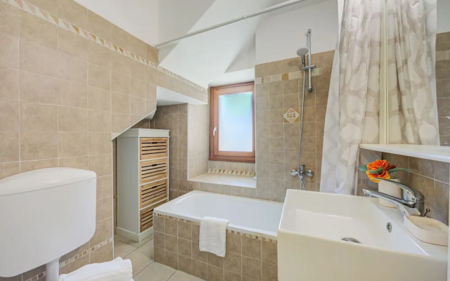 Brighty Rainbow House Garden