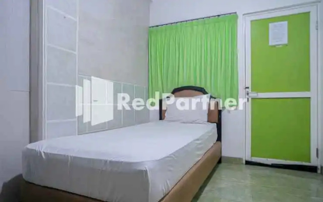 Pondok Hijau Syariah Mitra RedDoorz @ Citraland Surabaya