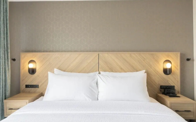 Sandman Signature Las Colinas Hotel & Suites