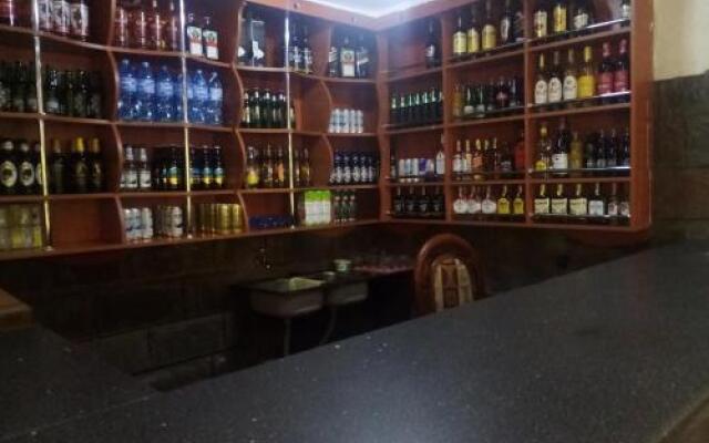 Homebase Gardens Hotel & Safaris