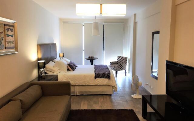 Urbana Suites & Studios 440