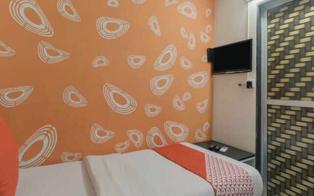 OYO 22920 Executive Skyline Service Apartments