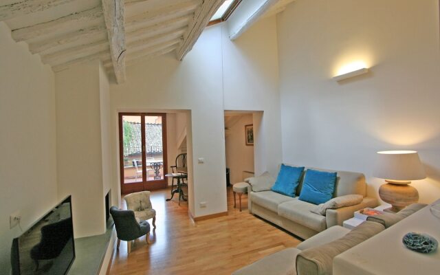 Travel & Stay - Parione