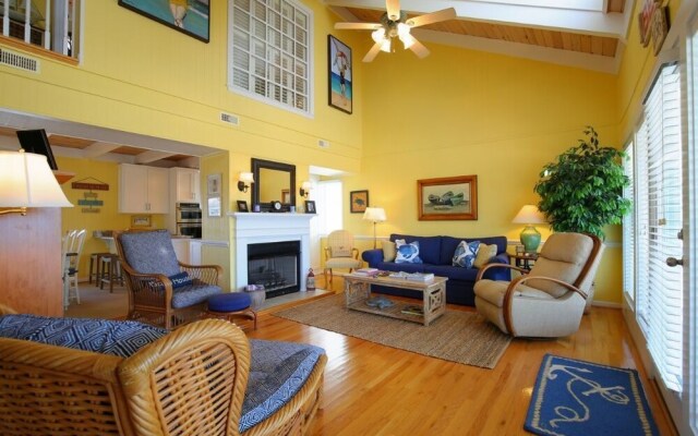 Holden Jeanie 4 Bedroom Home by RedAwning