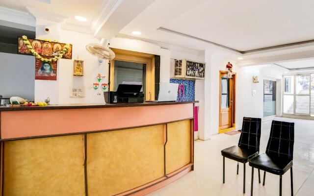 OYO 63506 Dhana Sri Residency