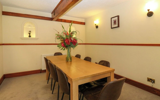 Highwood Lodge
