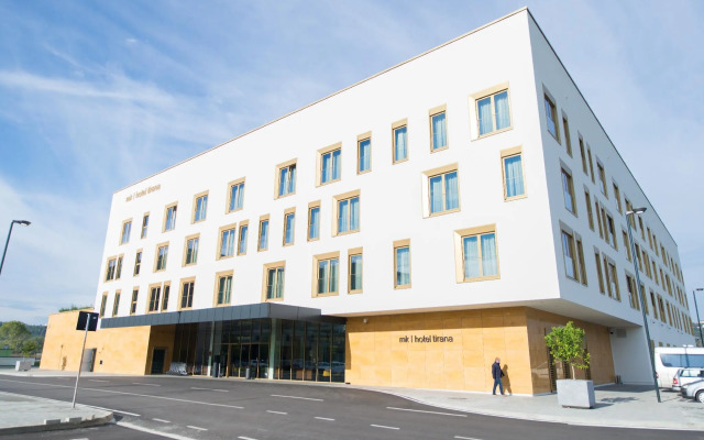 mk | hotel tirana