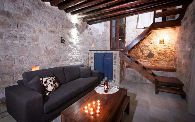Oinoessa Traditional Boutique Houses