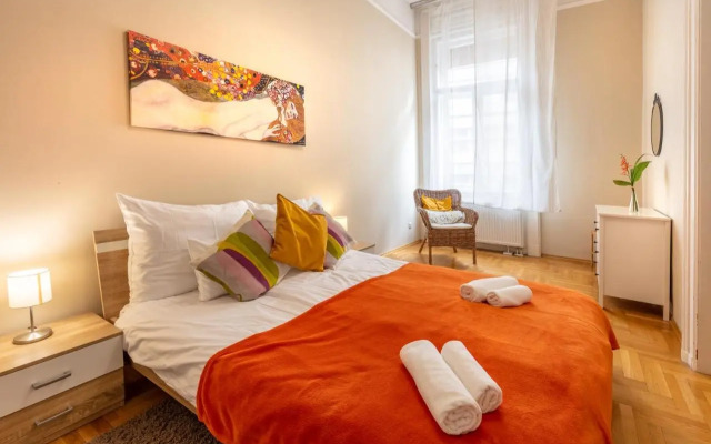 ORANGEHOMES Kalvin Sq 2 bedroom apartment