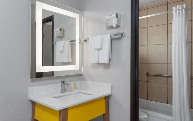 Days Inn by Wyndham Mason City