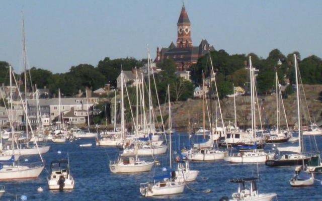 Harbor Gardens Inn