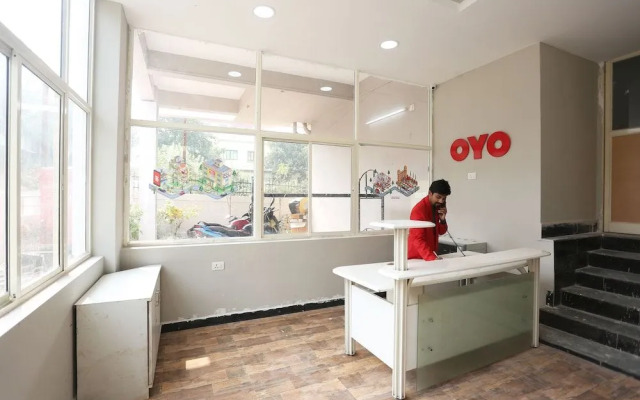 OYO Flagship 24422 Near Chandrasekharpur