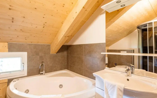 Nice Chalet With Whirlpool