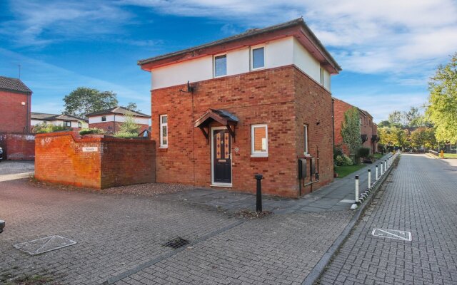Inviting 2-bed House in Milton Keynes - Netflix