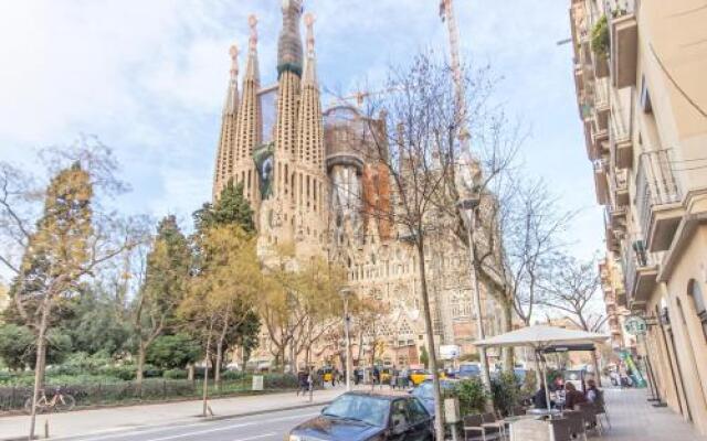 Lucky Sagrada Familia