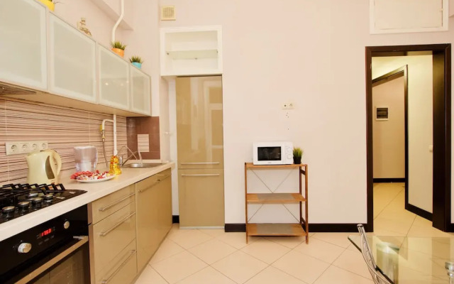 LUXKV Apartment on Zemlyanoy Val 52