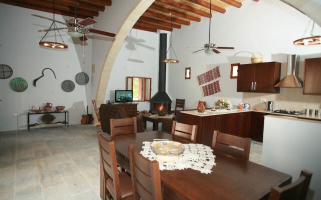 Areti Courtyard Villas