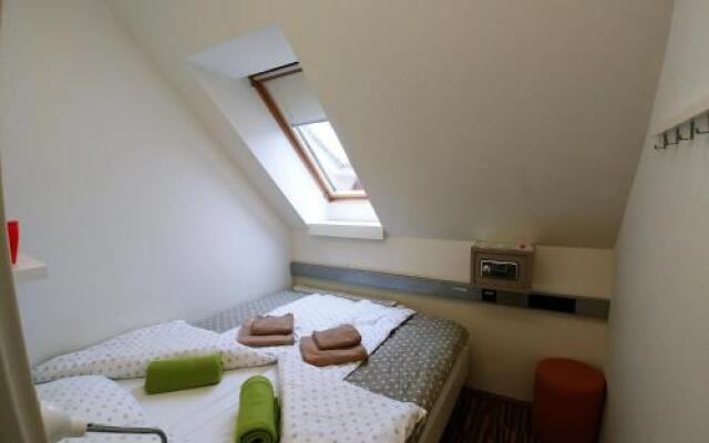 Cube Central Rooms For 2