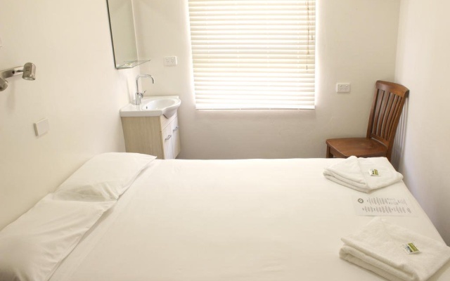 CBD Hotel Newcastle – Guest Rooms – Newcastle