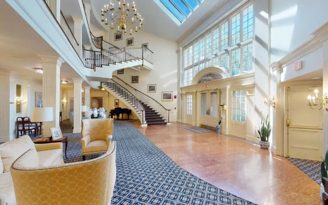 Avon Old Farms Hotel