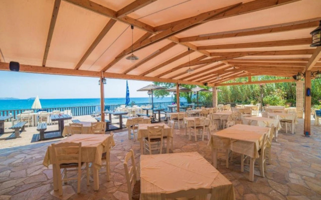 Porto Koukla Beach Hotel