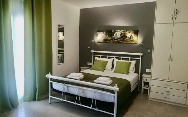 PargaLand Studios & Apartments