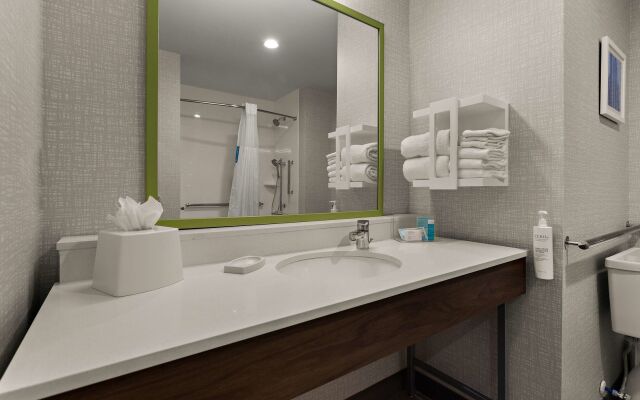 Hampton Inn & Suites Ruskin I-75