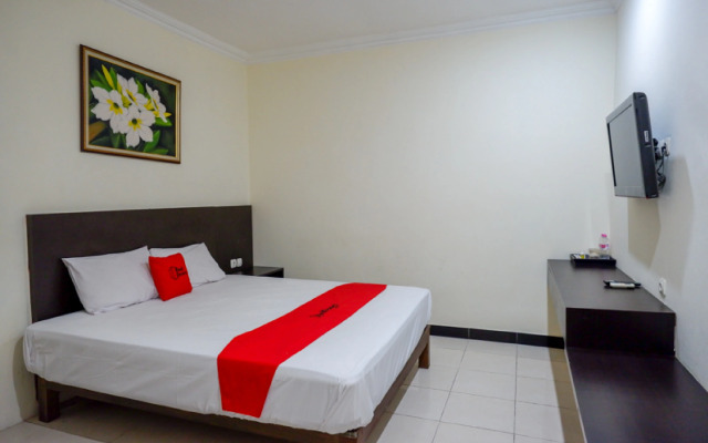 RedDoorz Plus @ Hotel Asih UNY