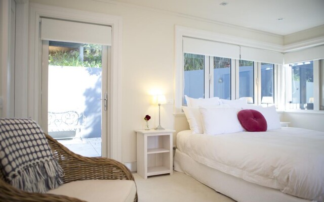 970 Lonely Bay Lodge