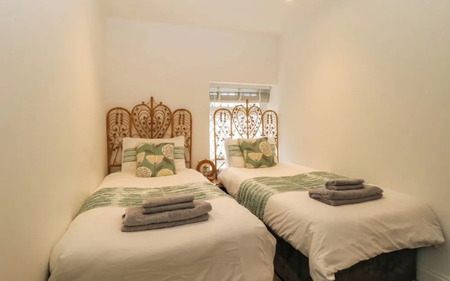 Samphire Lodge