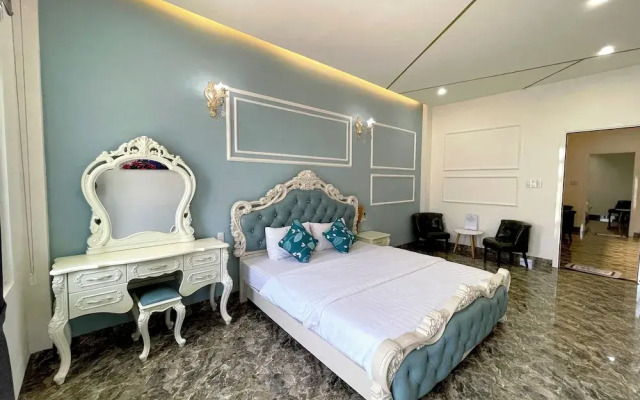 Aroma Luxury Villa