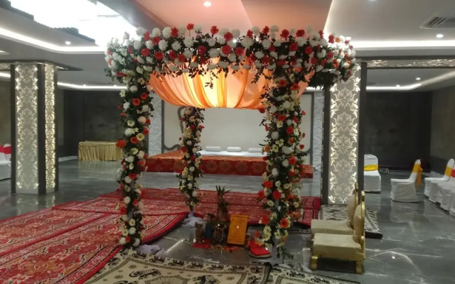 Dhamma Grand Hotel Resort
