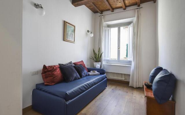 Oltrarno Modern Apartment in Florence