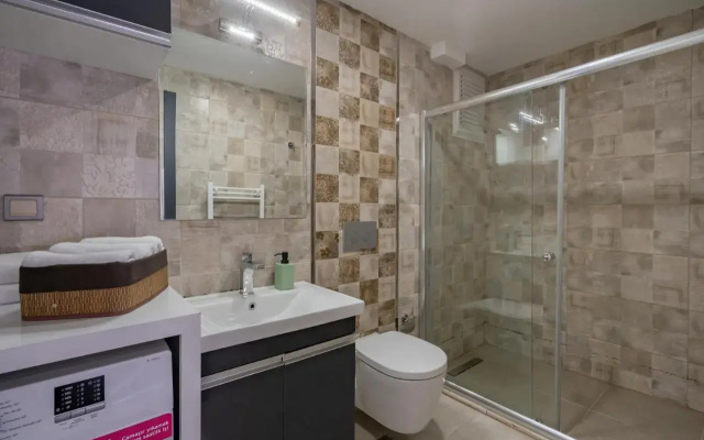 Eluxio Suite Hotel